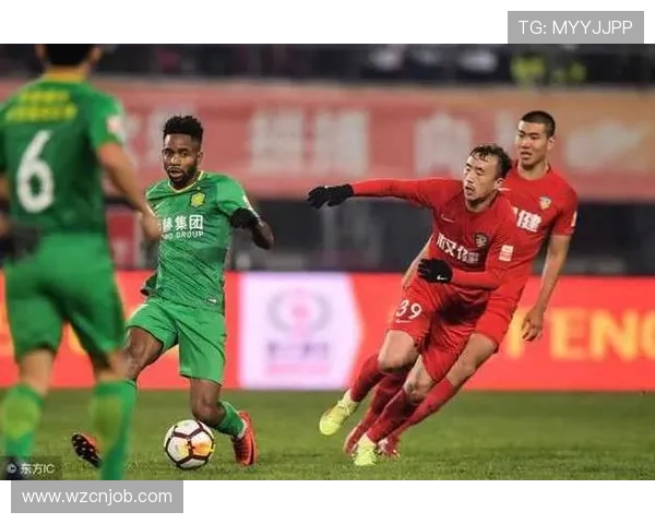 上海足球队中路突破新策略解析助力球队崛起与发展